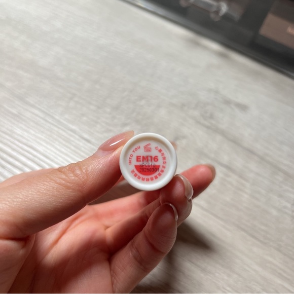 Brandnew Into You lipstick - EM16 - Picture 3 of 3